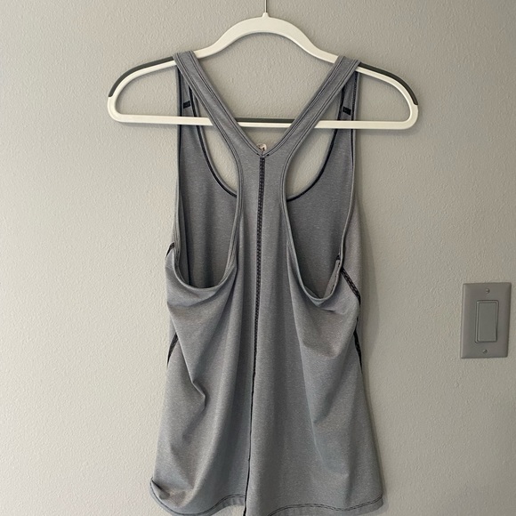 Under Armour Women’s Racerback - Picture 4 of 4